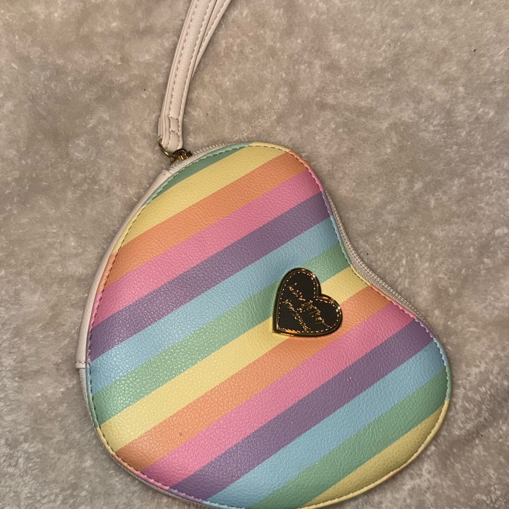 Luv Betsey by Betsey Johnson Pastel Rainbow Striped Heart Wristlet Clutch - Picture 3 of 5